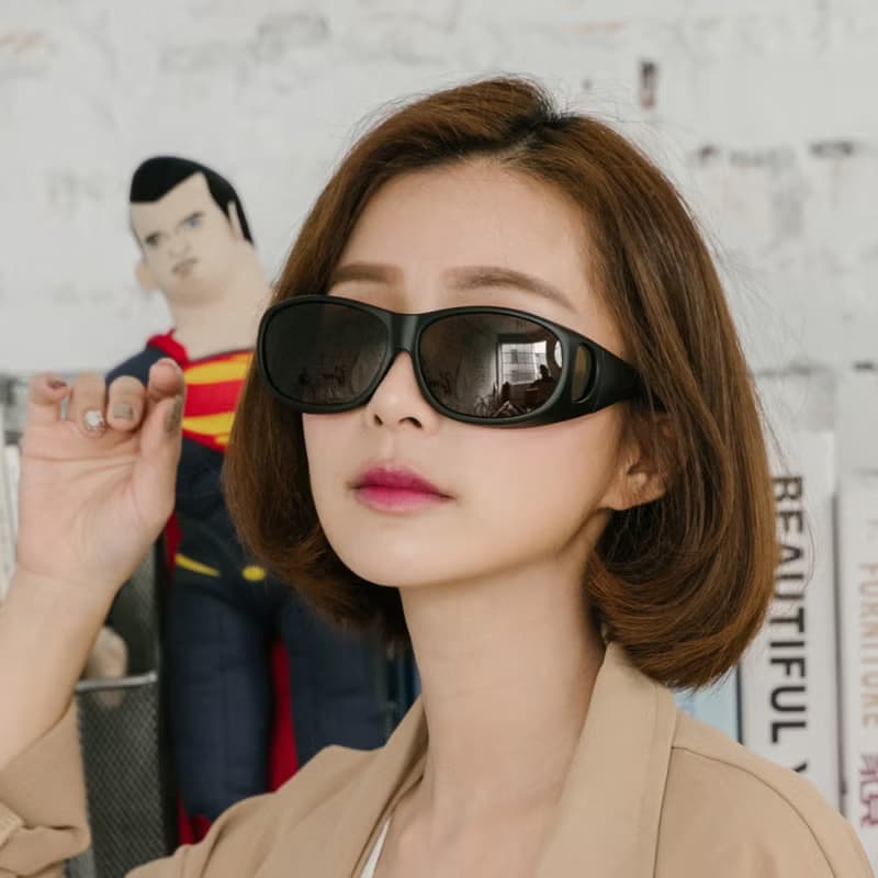 質感霧黑全罩式偏光墨鏡│外掛式UV400太陽眼鏡│包覆式套鏡