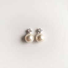 ホワイトクリスタルパールとジルコニアのノンホールピアスClip on Earring