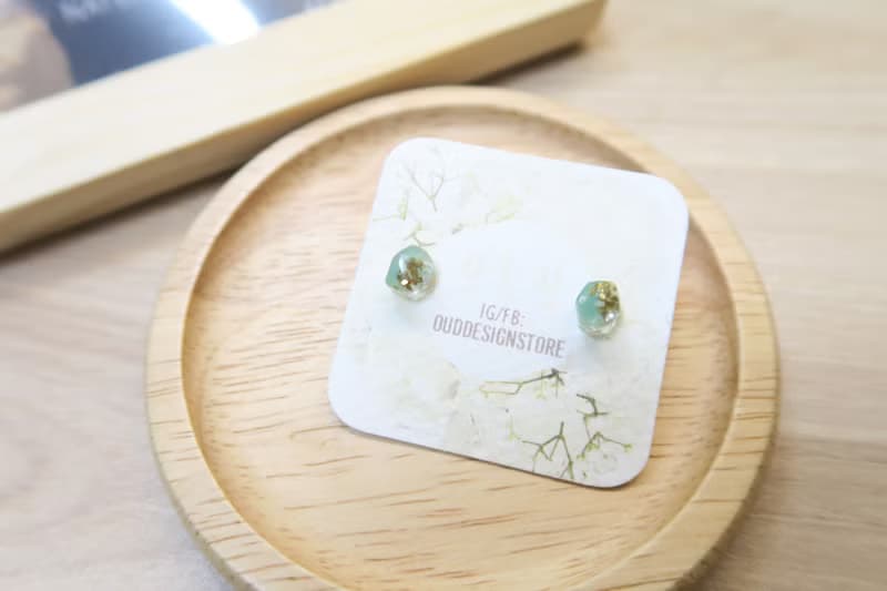 OUD原創. 手工飾品. 凝系列.粉藍珍珠白岩小耳環/耳夾