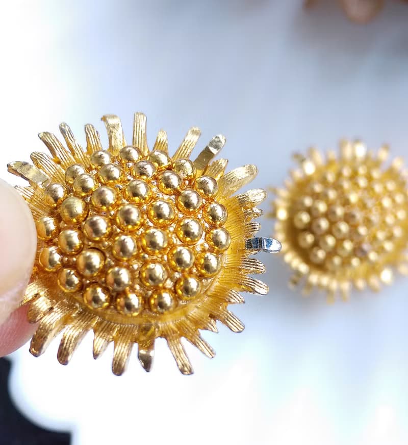 Vintage Jewelry 西洋古董飾品 BSK 黃金向日葵 夾式耳環