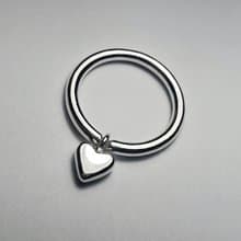 (925 Sterling Silver) Simple Heart Charm Ring
