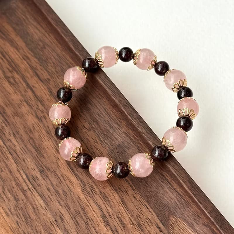 【摩羯水瓶天秤天蠍座|1月10月】粉晶石榴石花鍍金手鏈 桃花 友誼