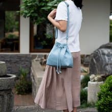 舒適肩背水桶包 - 粉藍