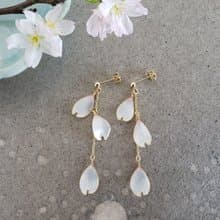 cherry blossoms 桜の花びらピアス or イヤリング・大