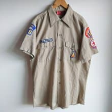 美國古著 | Dickies 美式童軍風 刺繡布章 卡其色 男生短袖襯衫