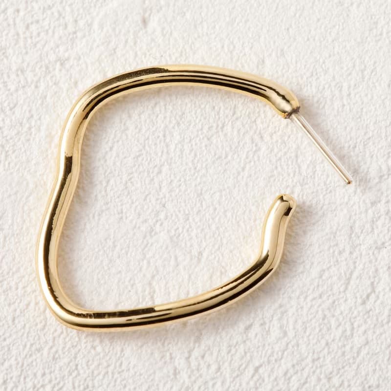 wave line pierced earring GD　ニッケルフリークリスタルポストピアス　おしゃれなシンプルデザイン 　ゴールド