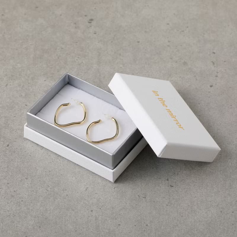 wave line pierced earring GD　ニッケルフリークリスタルポストピアス　おしゃれなシンプルデザイン 　ゴールド