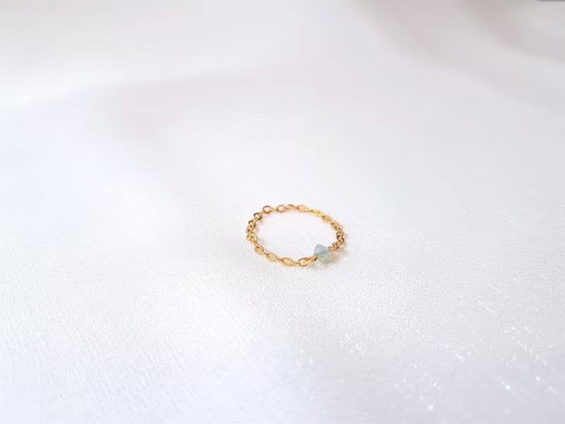 小水晶 鍊戒 (蛋白綠)