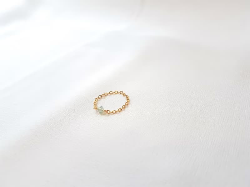 小水晶 鍊戒 (蛋白綠)