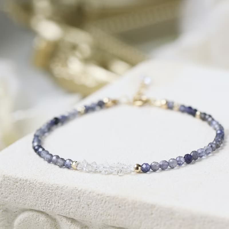 赫基蒙 堇青石。雷克雅維克的冬。極細 水晶手鍊 12月誕生石