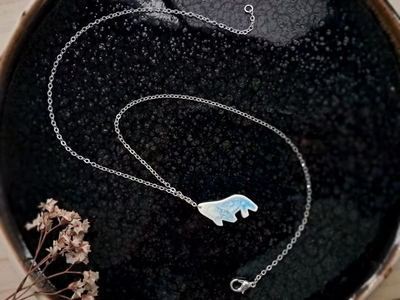 玻璃瓷項鍊  漸層的鯨魚
