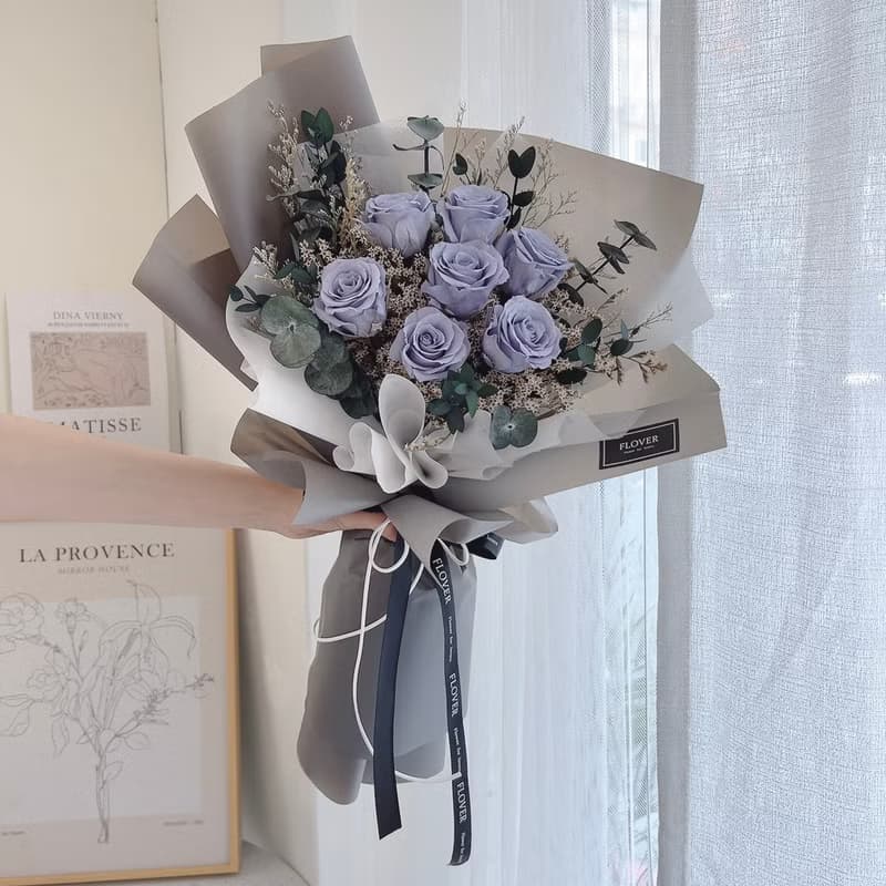 霾霧藍玫瑰永生花束