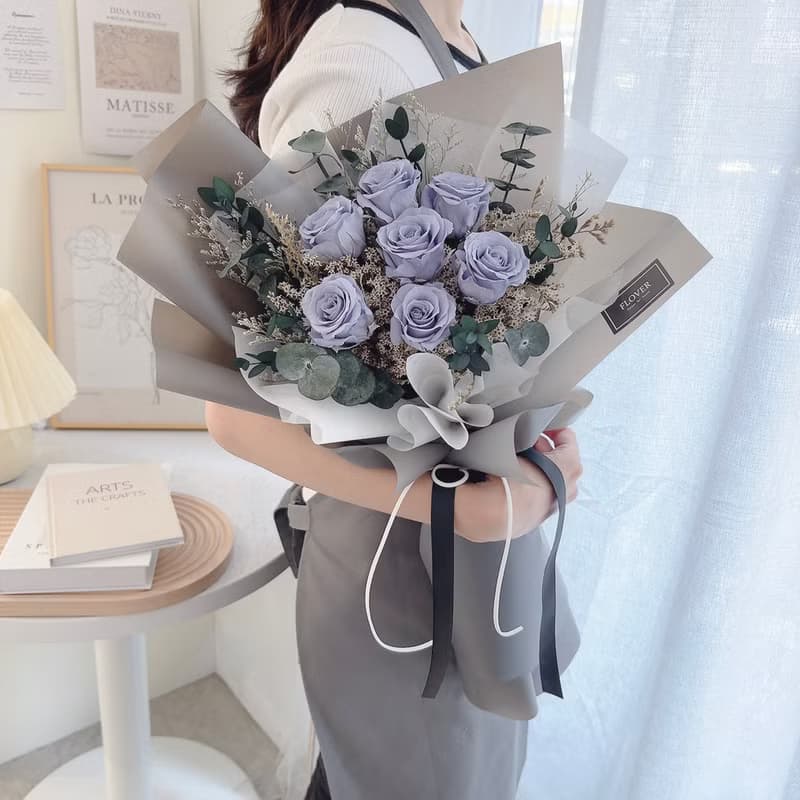 霾霧藍玫瑰永生花束