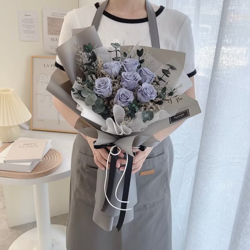 霾霧藍玫瑰永生花束