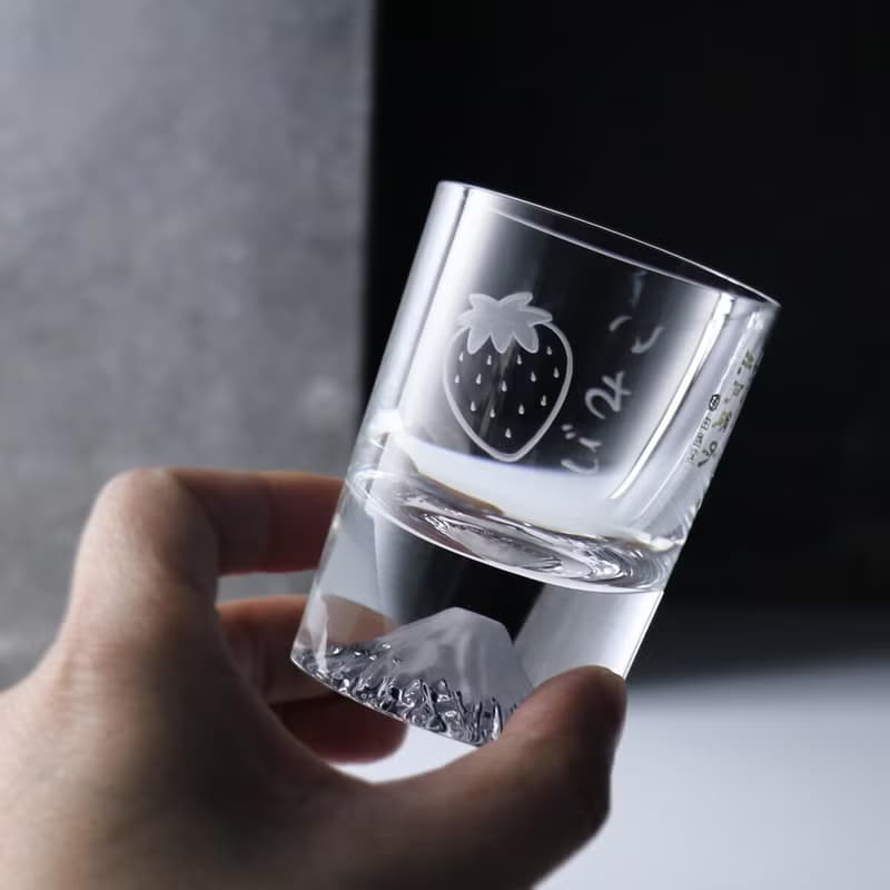 80cc【日本江戶硝子】草莓 富士山冷酒杯 (日本桐箱包裝)