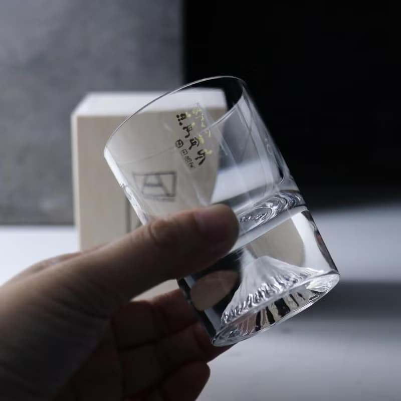 80cc【日本江戶硝子】草莓 富士山冷酒杯 (日本桐箱包裝)