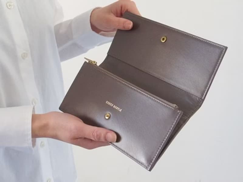 日本製革で作ったシックな長財布 - Long Wallet - GREY -  CAREN QUOYLE -
