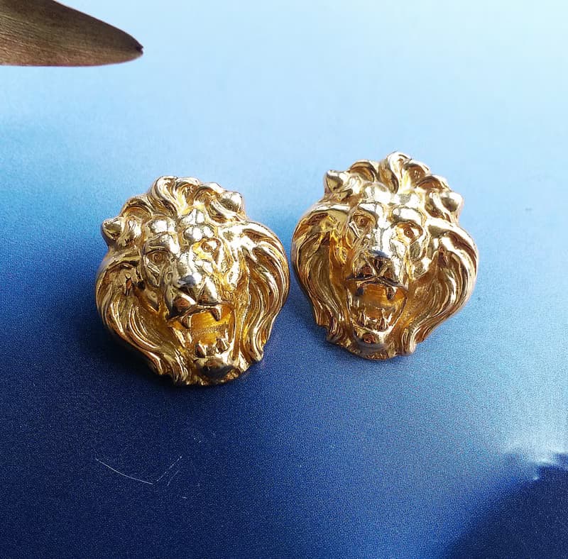 Vintage Jewelry 西洋古董飾品 金色調 立體 獅面 針式耳環