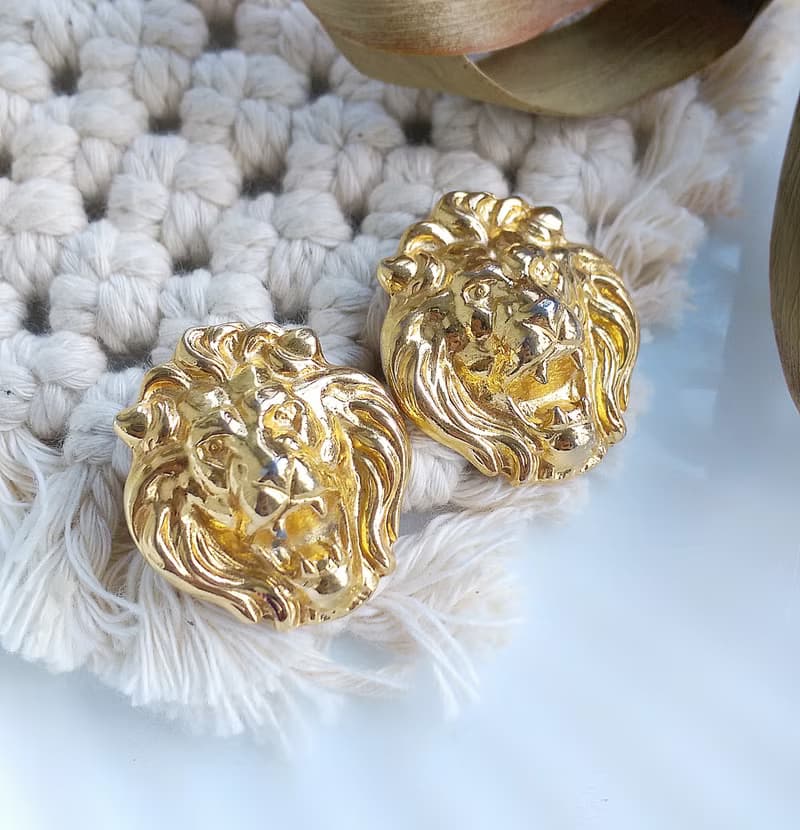 Vintage Jewelry 西洋古董飾品 金色調 立體 獅面 針式耳環