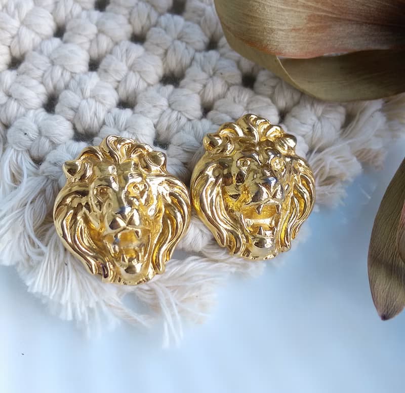 Vintage Jewelry 西洋古董飾品 金色調 立體 獅面 針式耳環