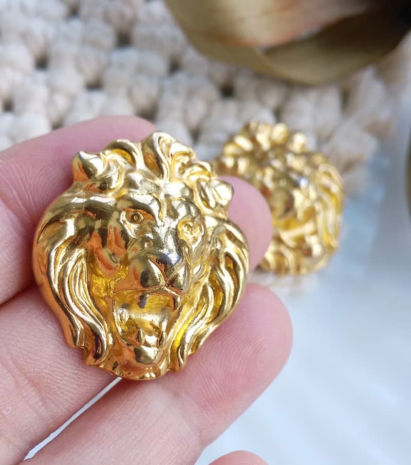 Vintage Jewelry 西洋古董飾品 金色調 立體 獅面 針式耳環