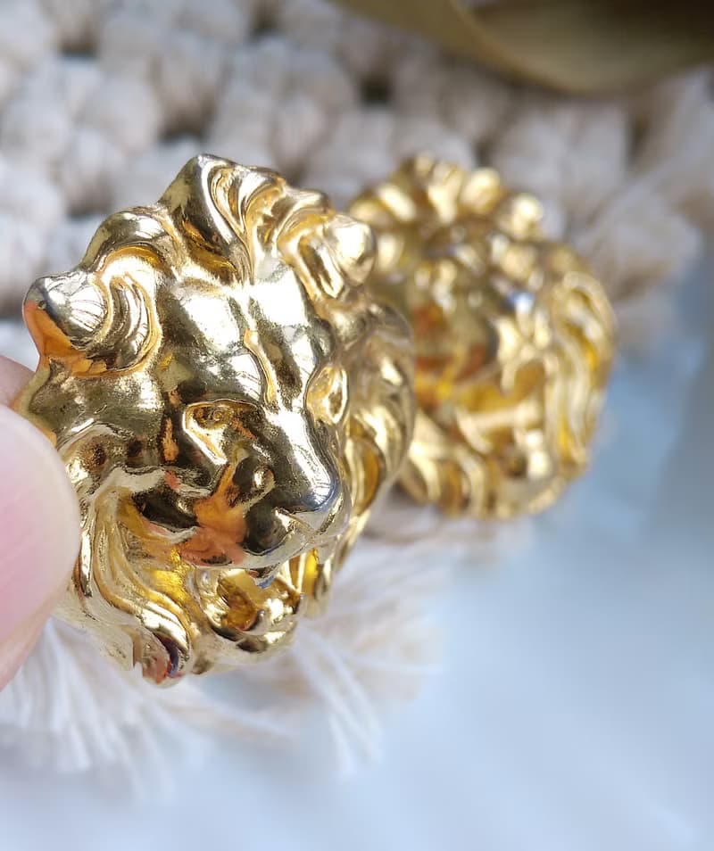 Vintage Jewelry 西洋古董飾品 金色調 立體 獅面 針式耳環