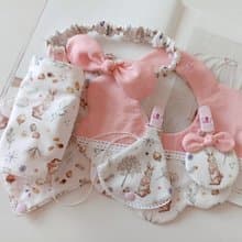 【11/14後出貨】小兔子 彌月禮物 揹帶口水巾 奶嘴夾 嬰兒圍兜