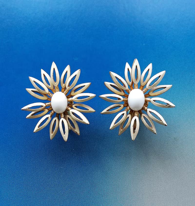 Vintage Jewelry 西洋古董飾品 TRIFARI 立體雙層 花瓣 夾式耳環