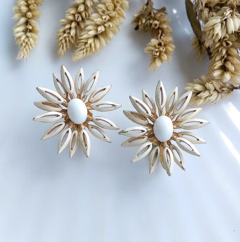 Vintage Jewelry 西洋古董飾品 TRIFARI 立體雙層 花瓣 夾式耳環