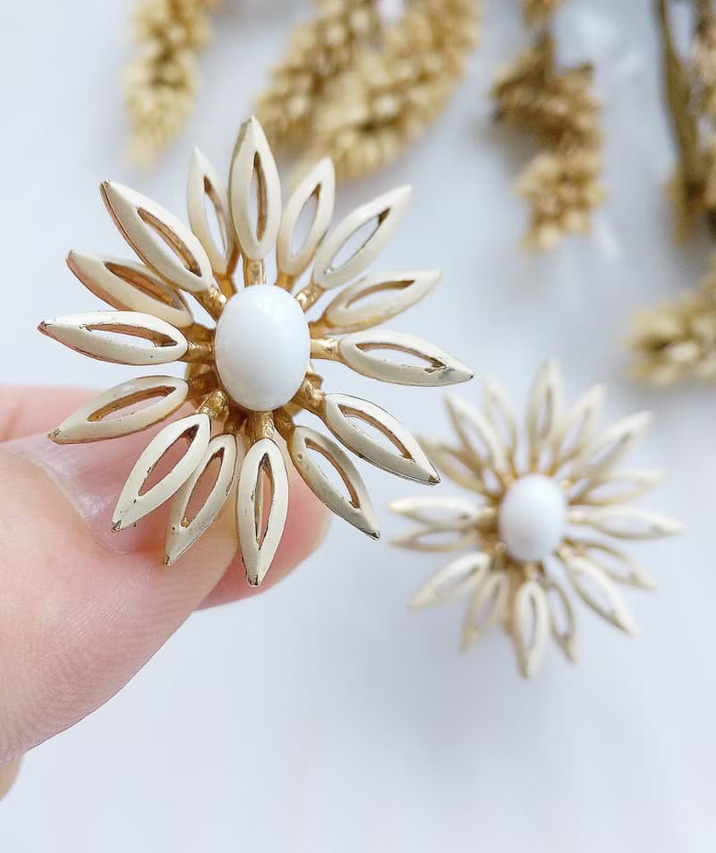 Vintage Jewelry 西洋古董飾品 TRIFARI 立體雙層 花瓣 夾式耳環