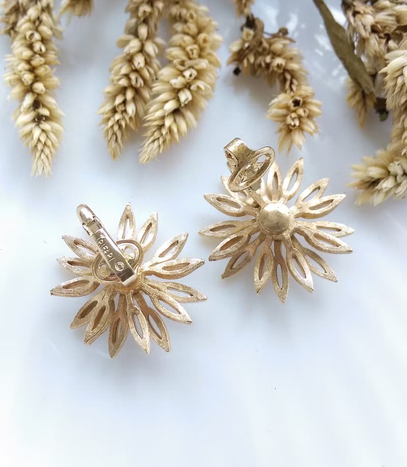 Vintage Jewelry 西洋古董飾品 TRIFARI 立體雙層 花瓣 夾式耳環