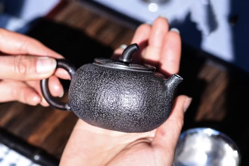 手工純銀岩肌紋柿子壺  一張口打出