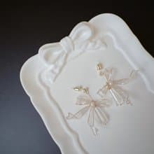 迷迴琉光 金 法式蝴蝶結樹脂耳環