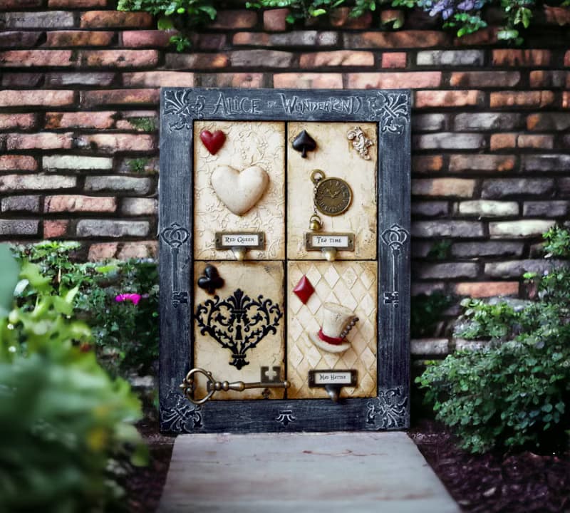 Alice in Wonderland wood wall panel Queen of hearts Wall display Wall home decor