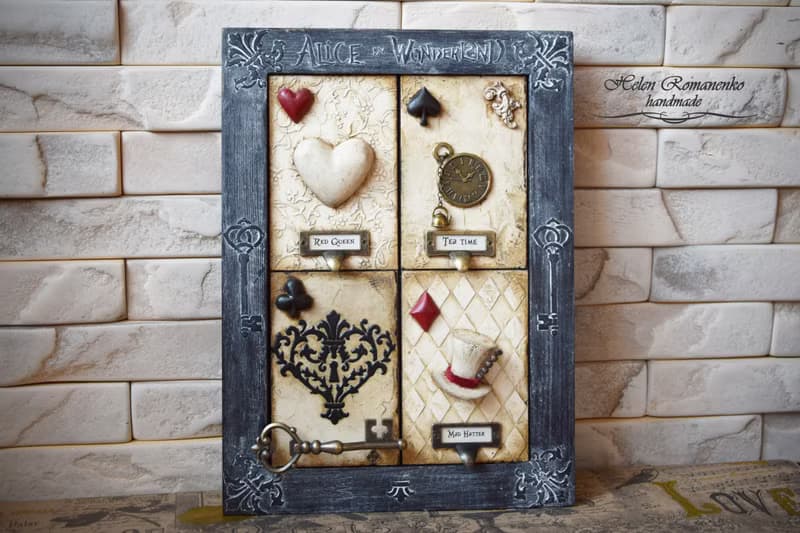 Alice in Wonderland wood wall panel Queen of hearts Wall display Wall home decor
