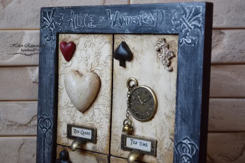 Alice in Wonderland wood wall panel Queen of hearts Wall display Wall home decor