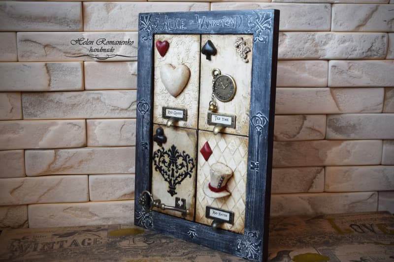 Alice in Wonderland wood wall panel Queen of hearts Wall display Wall home decor