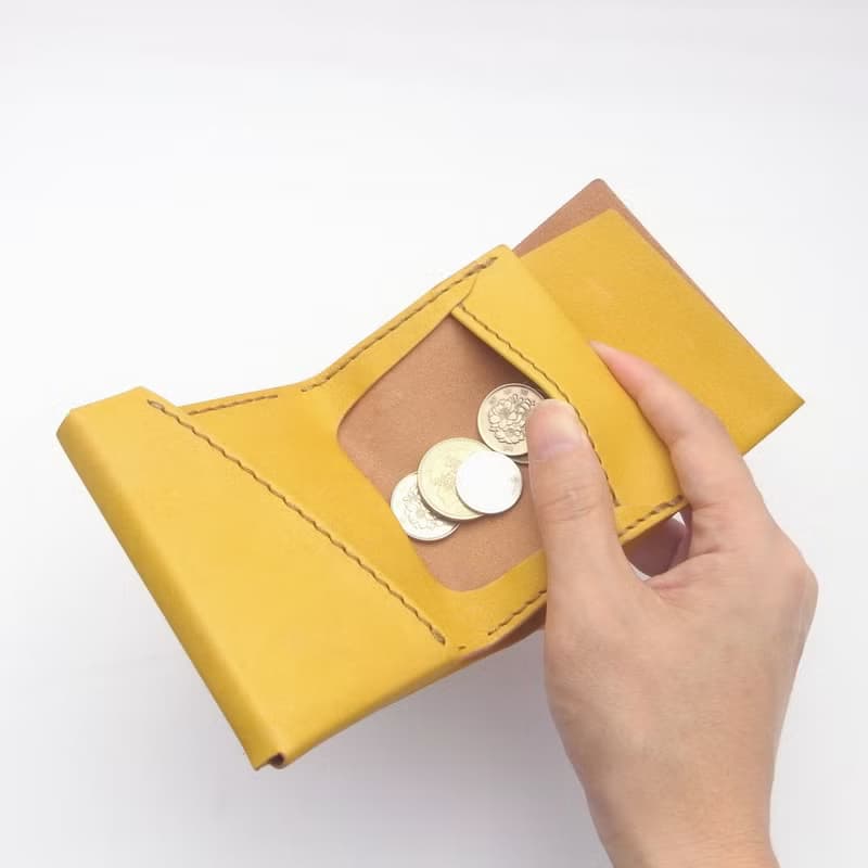 【ミニ財布】革 きはだ染め 草木染め 左利き 手縫い 手染め 手作り【chotof/ちょとふ】