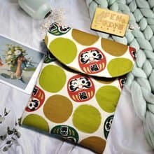 袋物系列-厚棉布和風白綠不倒翁福神達摩款-7.8吋電子書保護套