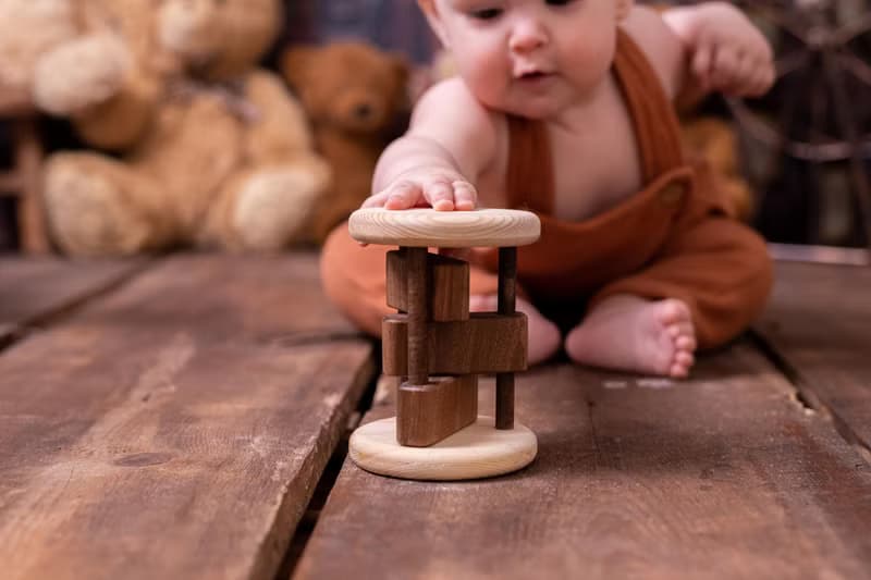 Wooden Toy Cylinder Rattle, Natural Sound Baby Rattle, Natural and Fun Baby Toy