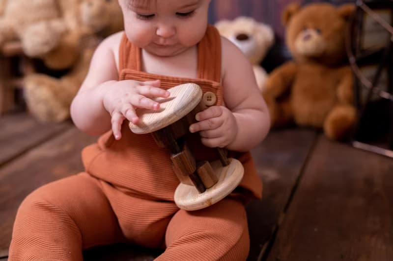 Wooden Toy Cylinder Rattle, Natural Sound Baby Rattle, Natural and Fun Baby Toy