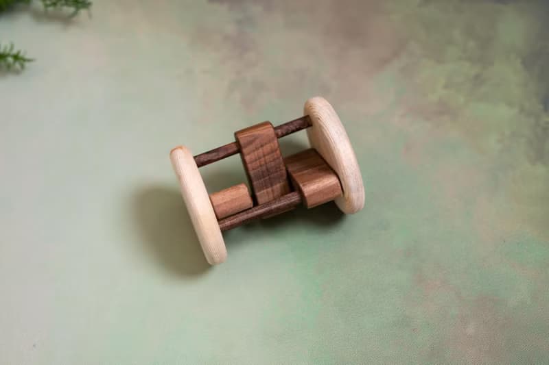 Wooden Toy Cylinder Rattle, Natural Sound Baby Rattle, Natural and Fun Baby Toy