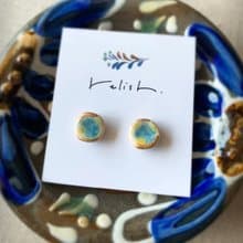 小ぶり 淡色 絵付 陶器 金継ぎ ピアス イヤリング ノンホールピアス 青 ブルー 水色 ライトブルー 金 ゴールド 黄色 イエロー 小さい シンプル