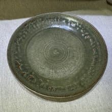 苔青釉手拉陶盤