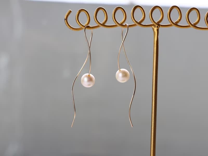 14kgf-nuance curve pearl pierced earrings