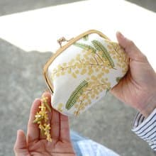 型染風呂敷創意親子收納口金包-晨光下的鈴蘭花/附吊飾