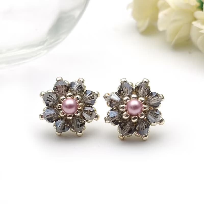 華麗耳環, 手作, 針式耳環, Gray stud earrings, Beaded stud earrings, Post Earrings