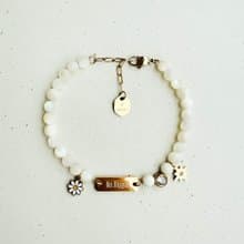 No Biggie 小意思 - 奶油星星白蝶貝花朵手環