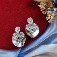 美國西洋古董飾品 / 銀色調馬蹄蓮花束夾式耳環/復古珠寶首飾