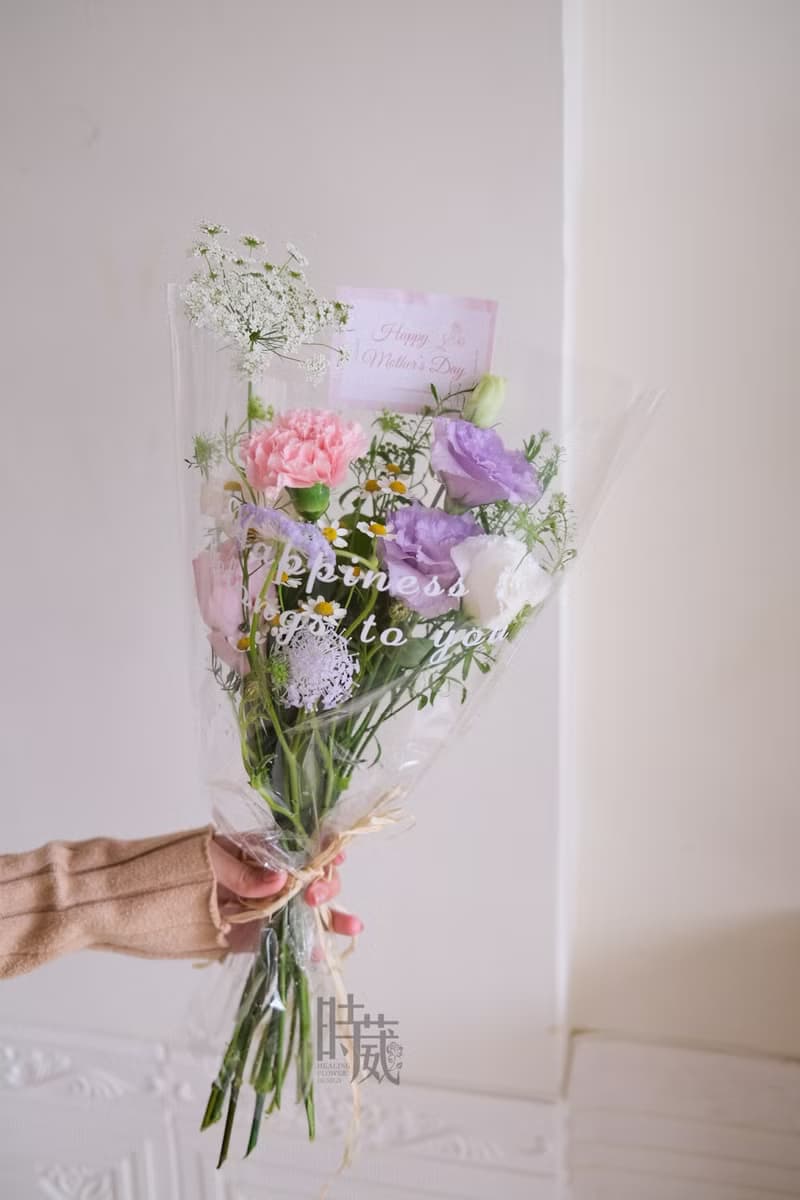 不只有康乃馨 母親節 鮮花花束/限台中地區